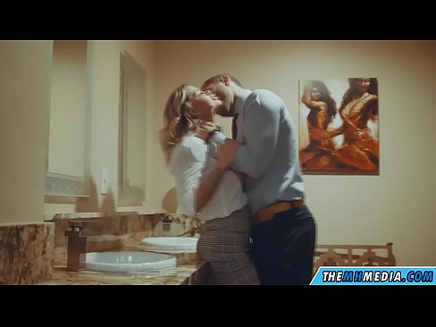 ❤️ Ha blonde e mahlahahlaha e u eka ka kamoreng ea ho phomola ea sechaba ho st.tubesexer-com.ru ☑